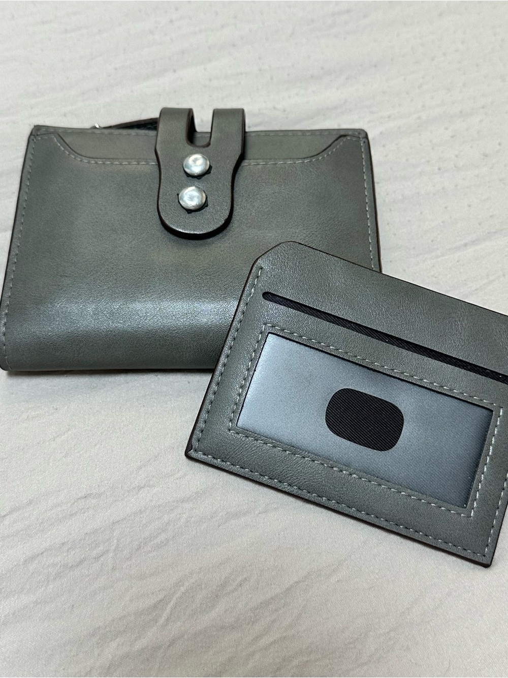 Grey Leather Wallet and Card Holder Set